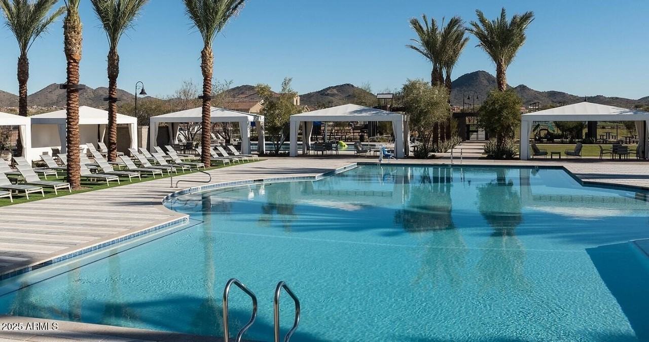 26425 N 22nd Dr - Photo 3 of 32