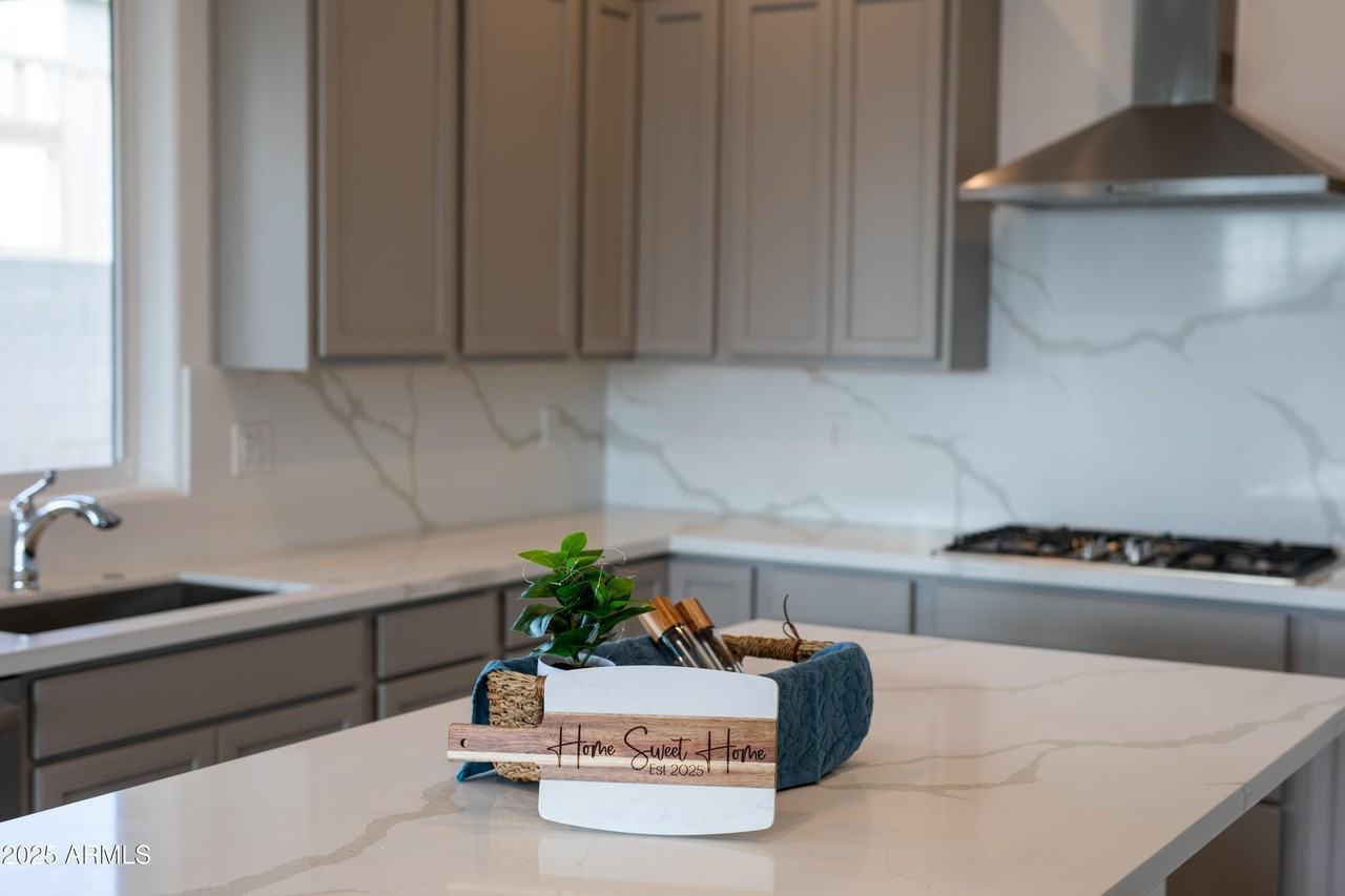 26425 N 22nd Dr - Photo 4 of 32