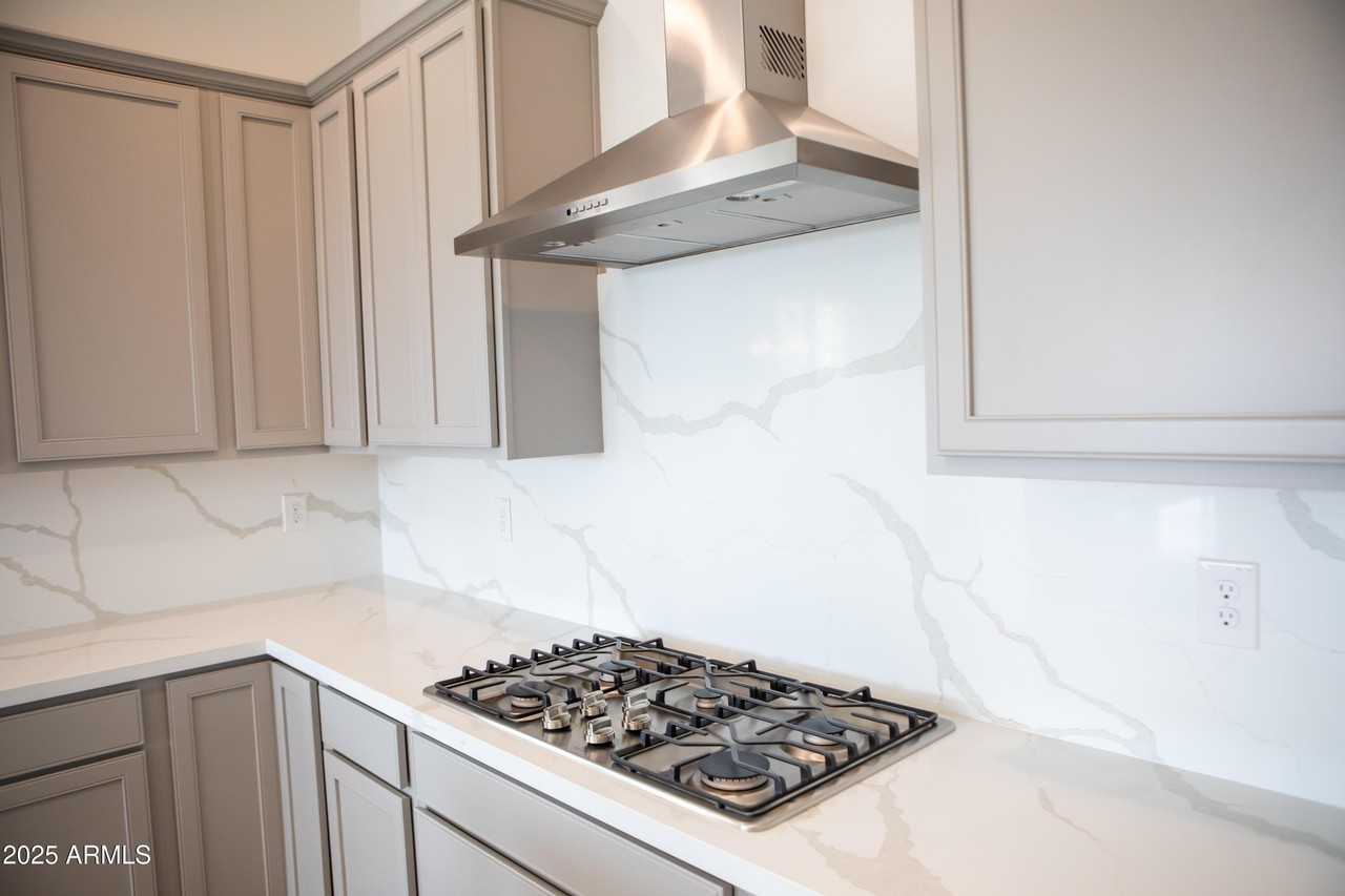 26425 N 22nd Dr - Photo 6 of 32