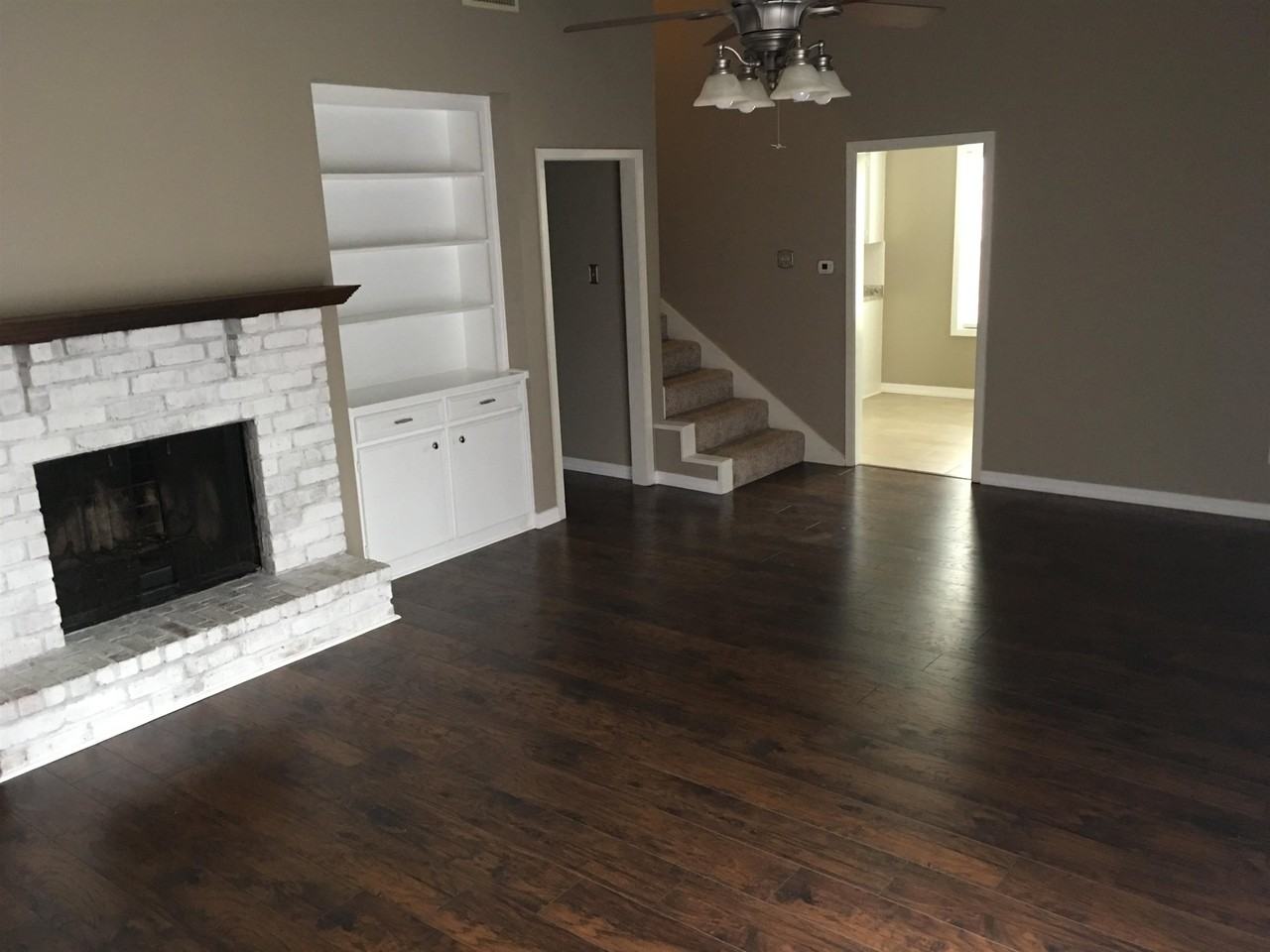 5750 Townhouse Ln - Photo 3 of 15