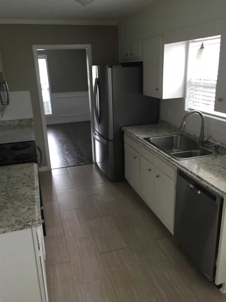 5750 Townhouse Ln - Photo 5 of 15