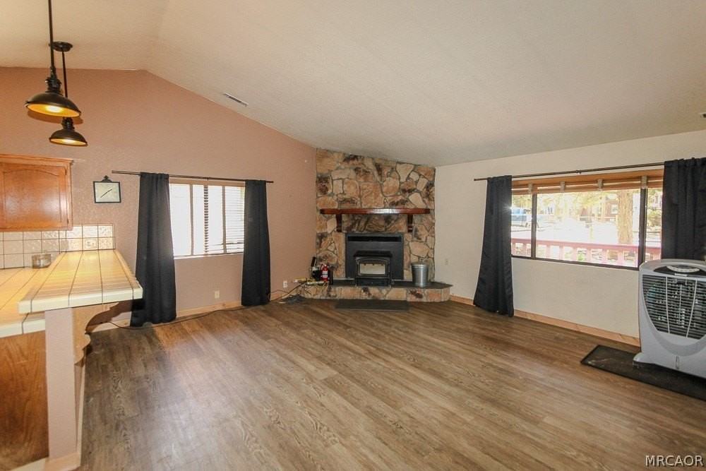 1064 Pine Ln - Photo 3 of 37