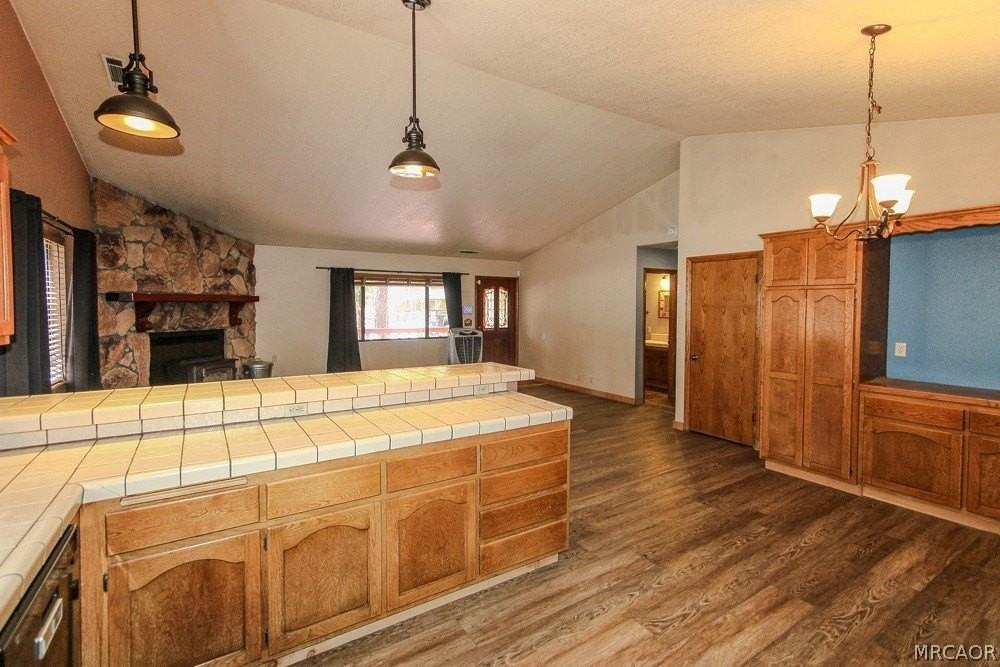 1064 Pine Ln - Photo 7 of 37