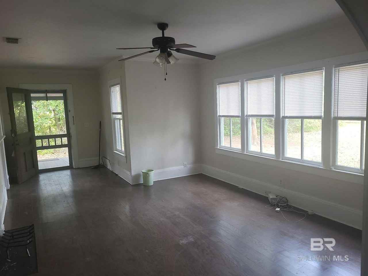 503 S Cedar St - Photo 2 of 17