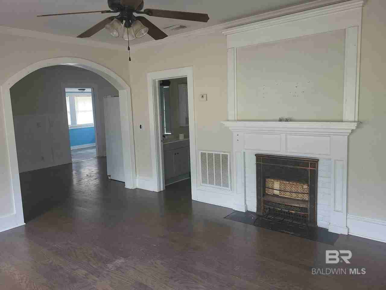 503 S Cedar St - Photo 3 of 17