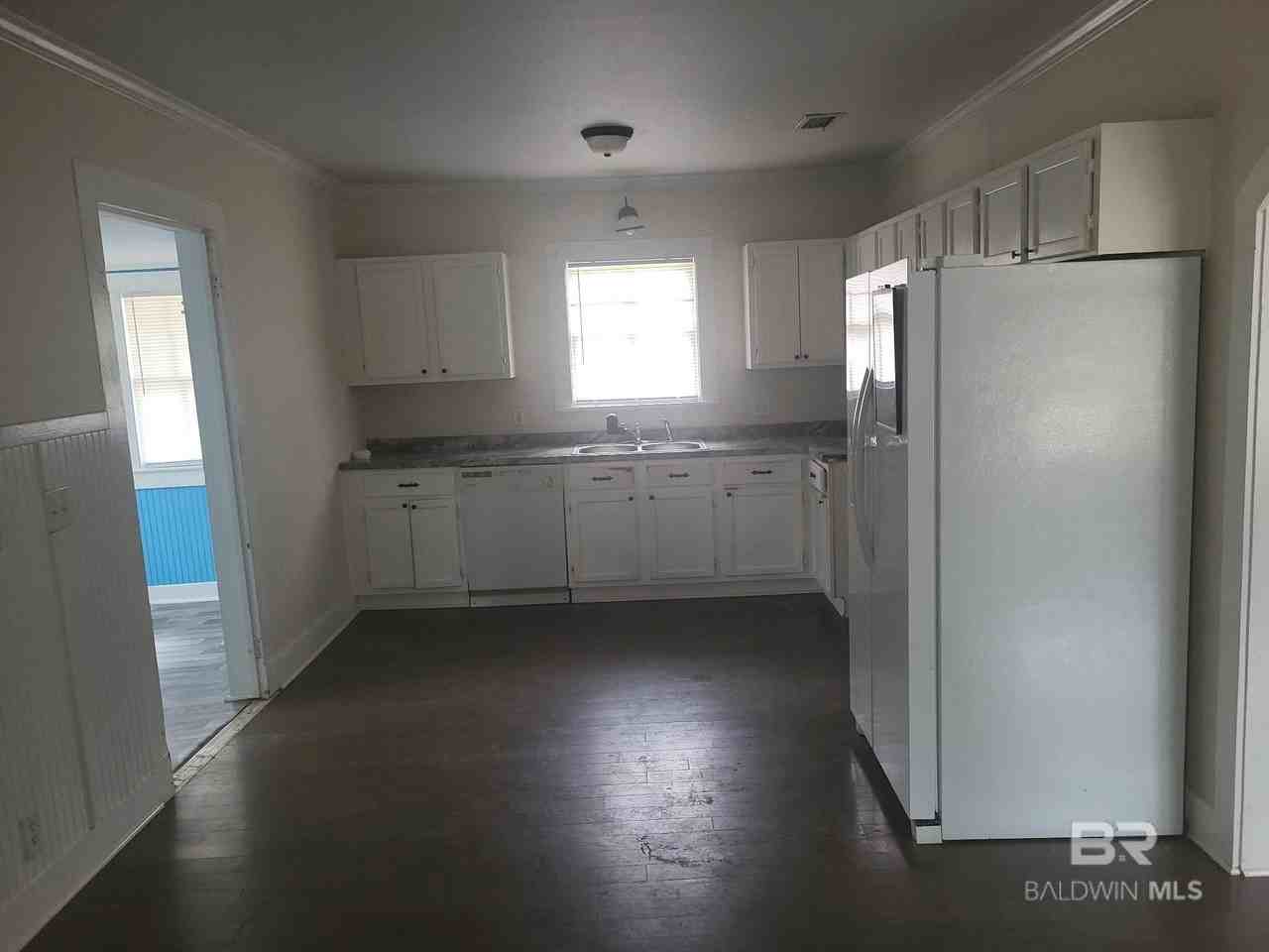 503 S Cedar St - Photo 7 of 17