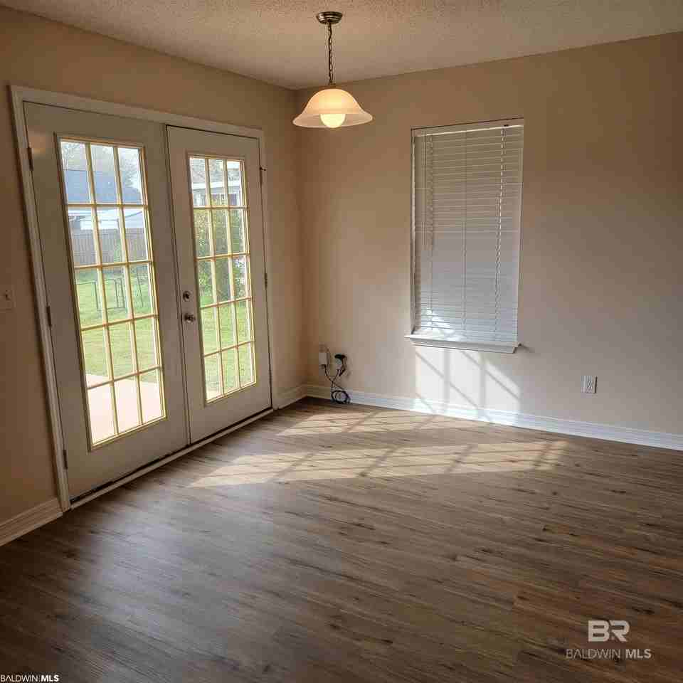 1701 Woodbridge Cir E - Photo 6 of 8