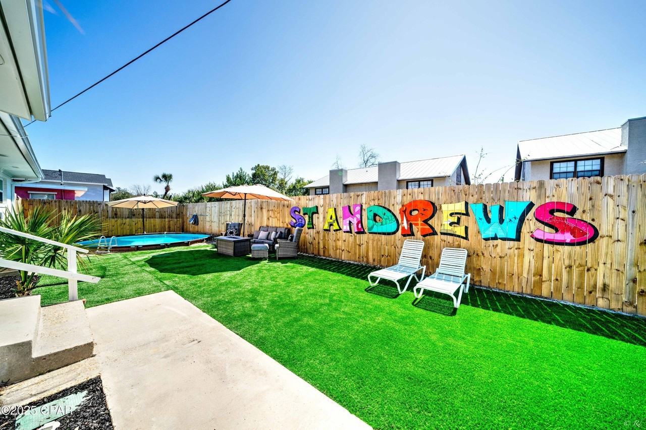 2615 W 11th St - Photo 5 of 50