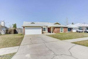 featured image of 8107 Heritage Woods Ln