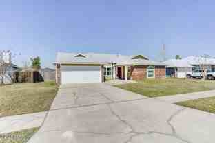 8107 Heritage Woods Ln - Photo 1 of 1