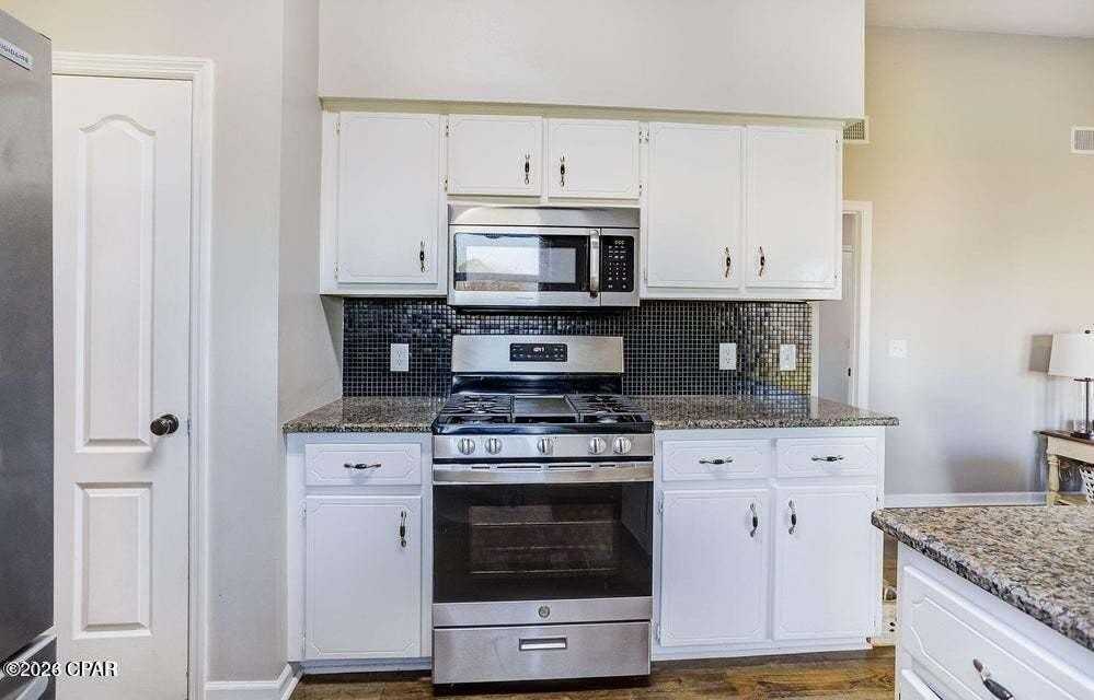 8107 Heritage Woods Ln - Photo 4 of 18