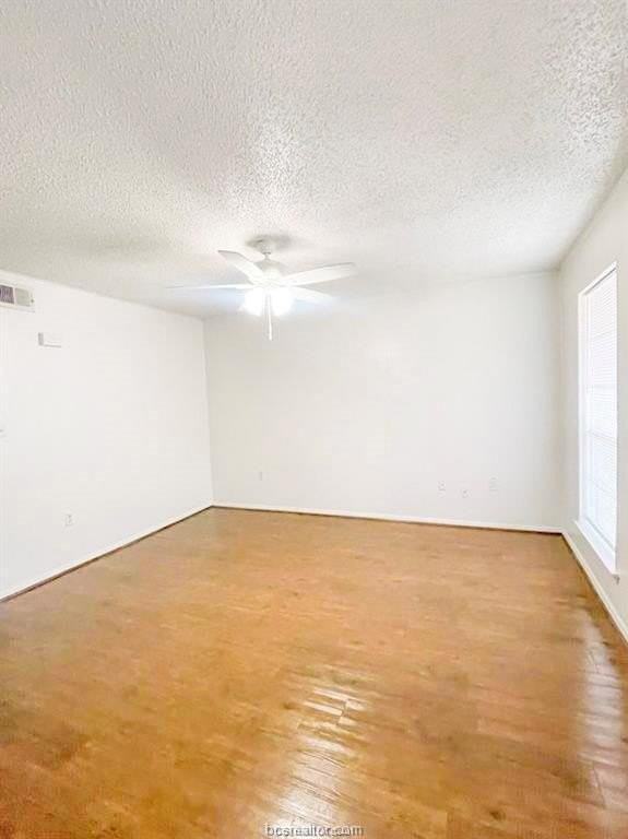 807 E 31st St #4 - Photo 4 of 8