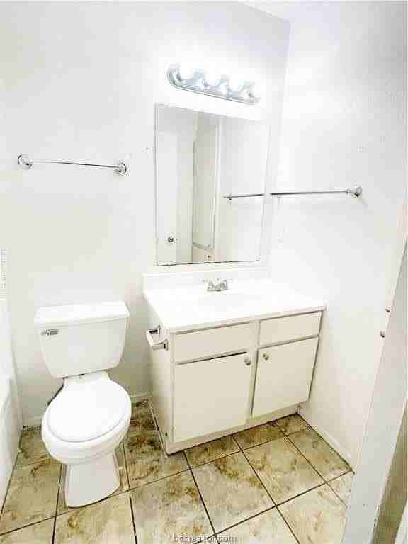 807 E 31st St #7 - Photo 7 of 8