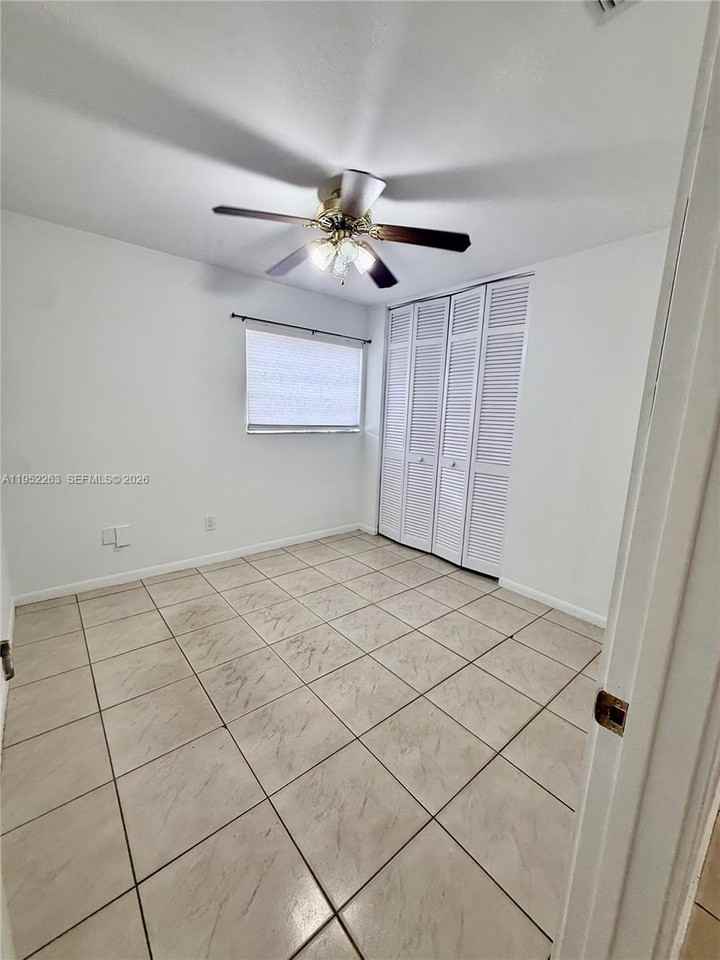 11041 Southwest 140th Avenue - Photo 6 of 18