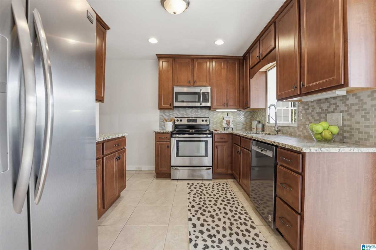 5956 Crestwood Cir - Photo 7 of 32