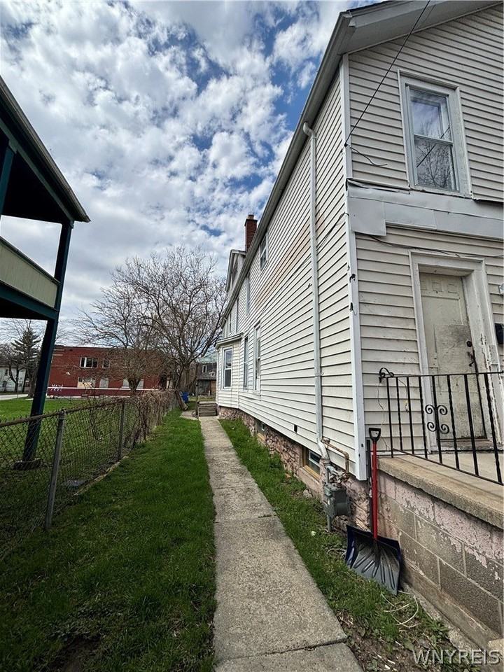 510 6th St #3 - Photo 2 of 10