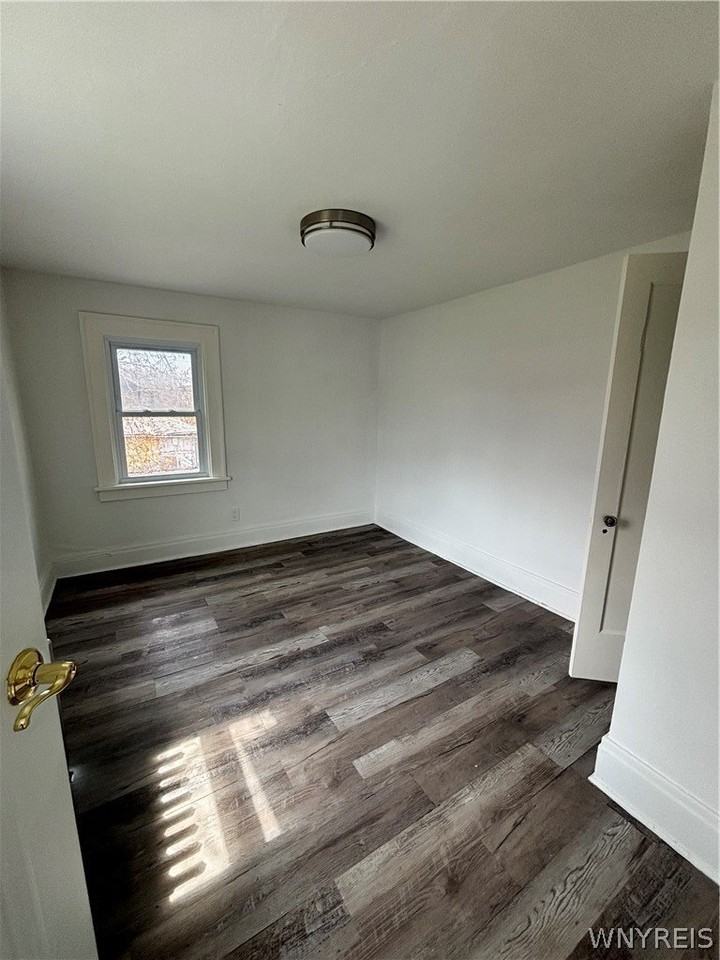 510 6th St #3 - Photo 5 of 10