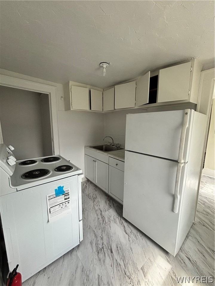 510 6th St #3 - Photo 7 of 10