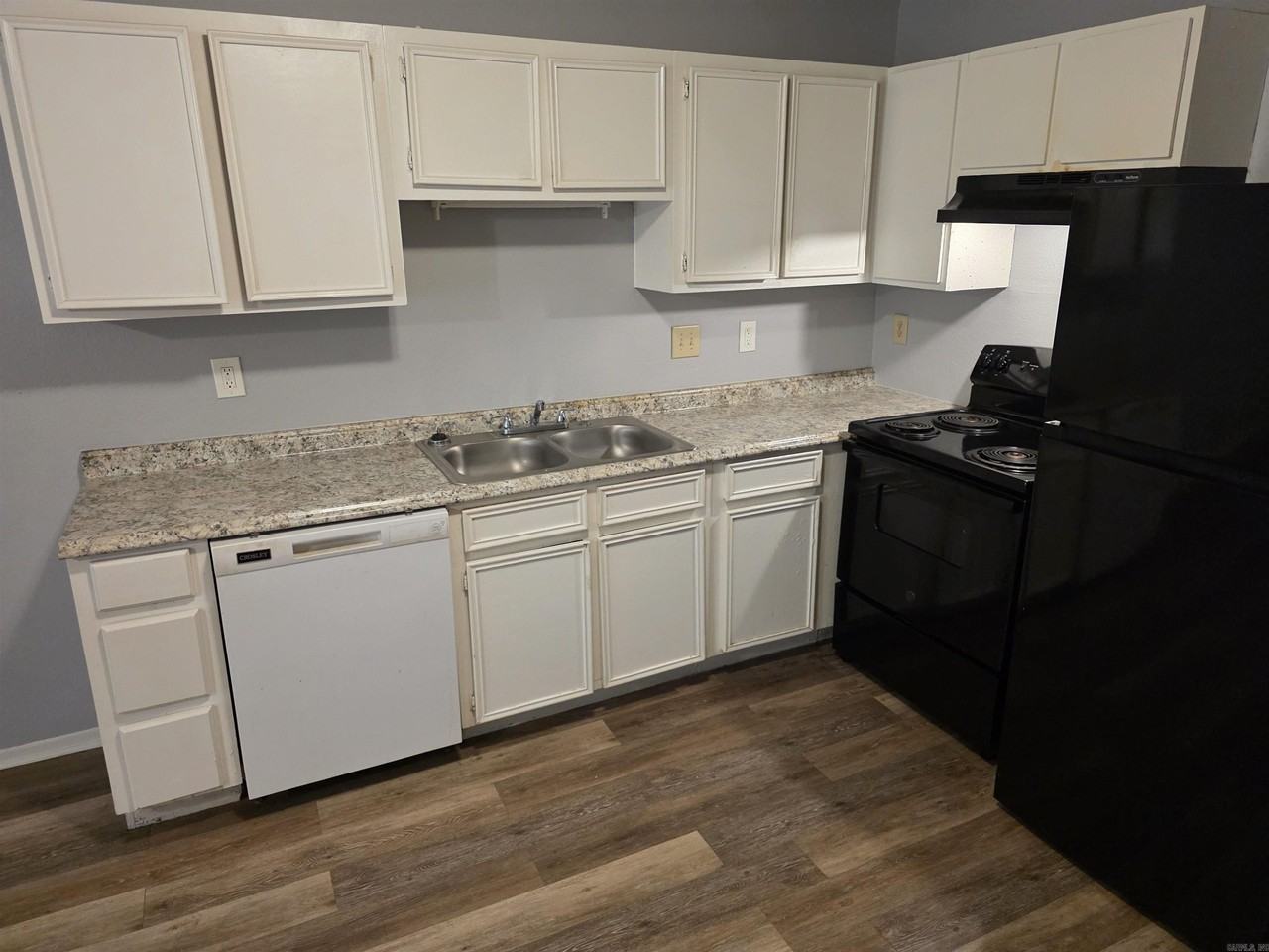 1913 N Magnolia St - Photo 6 of 13