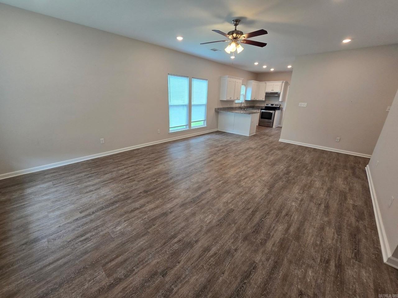 1221 Cherry Ln - Photo 3 of 11