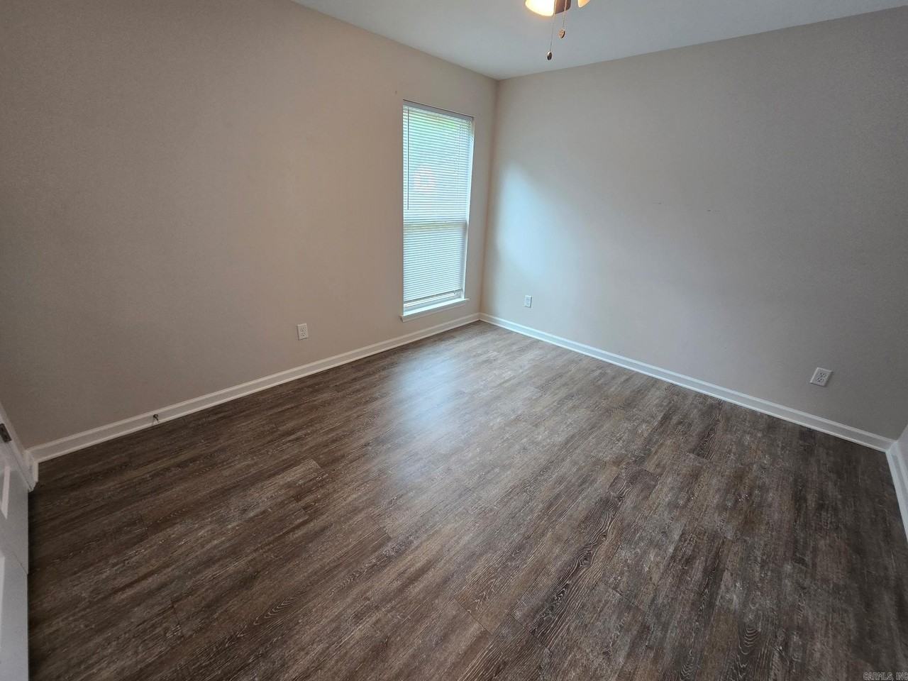 1221 Cherry Ln - Photo 7 of 11