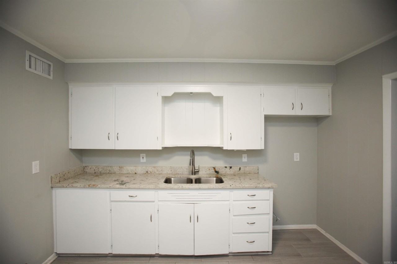 7305 E Wakefield Dr - Photo 6 of 18