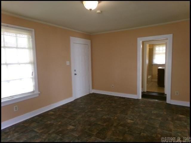 920 S Elm St - Photo 3 of 19