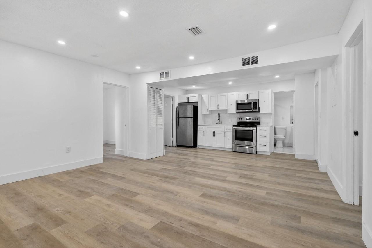 Nw 55th St - Photo 2 of 11