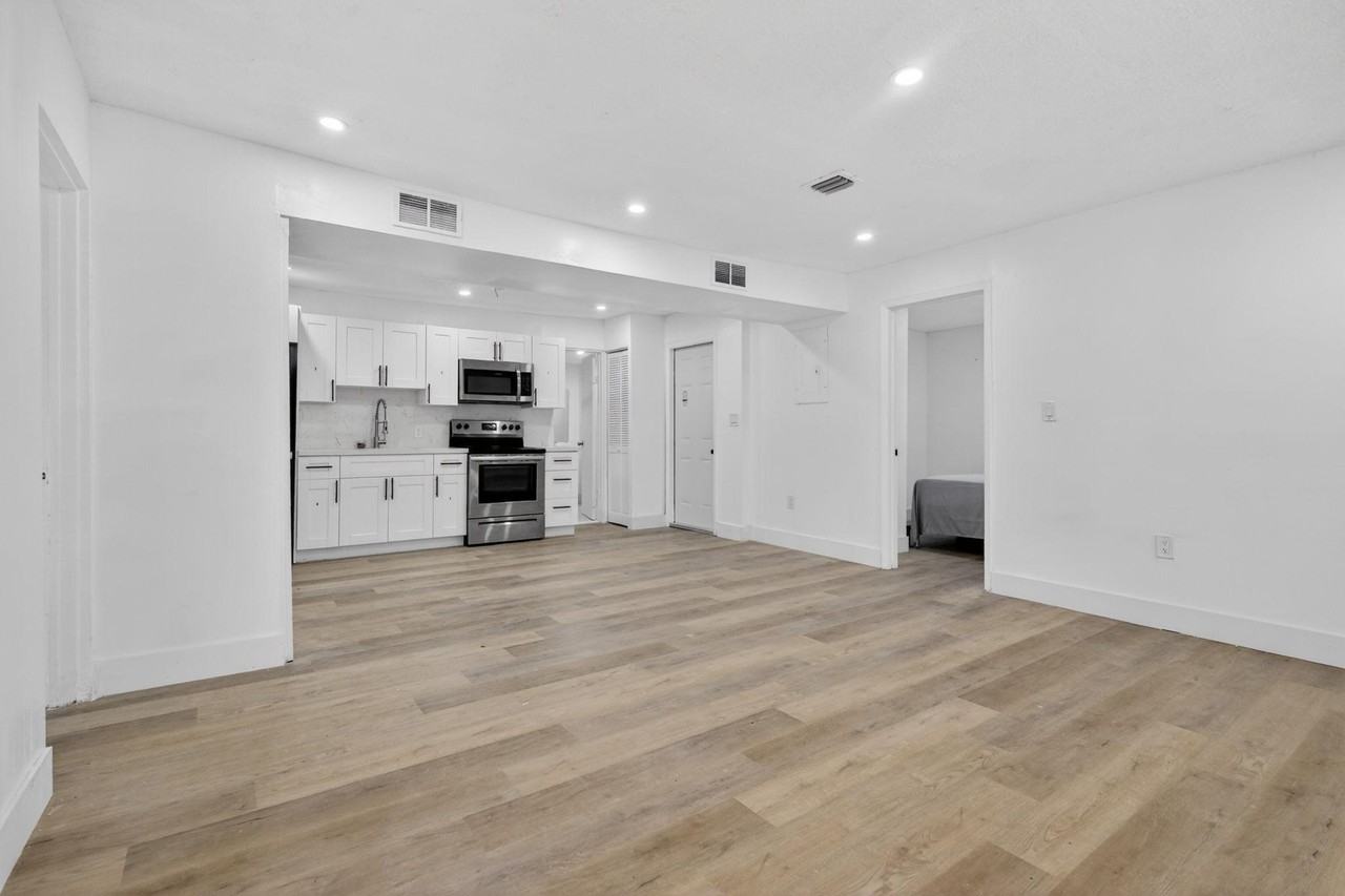 Nw 55th St - Photo 3 of 11