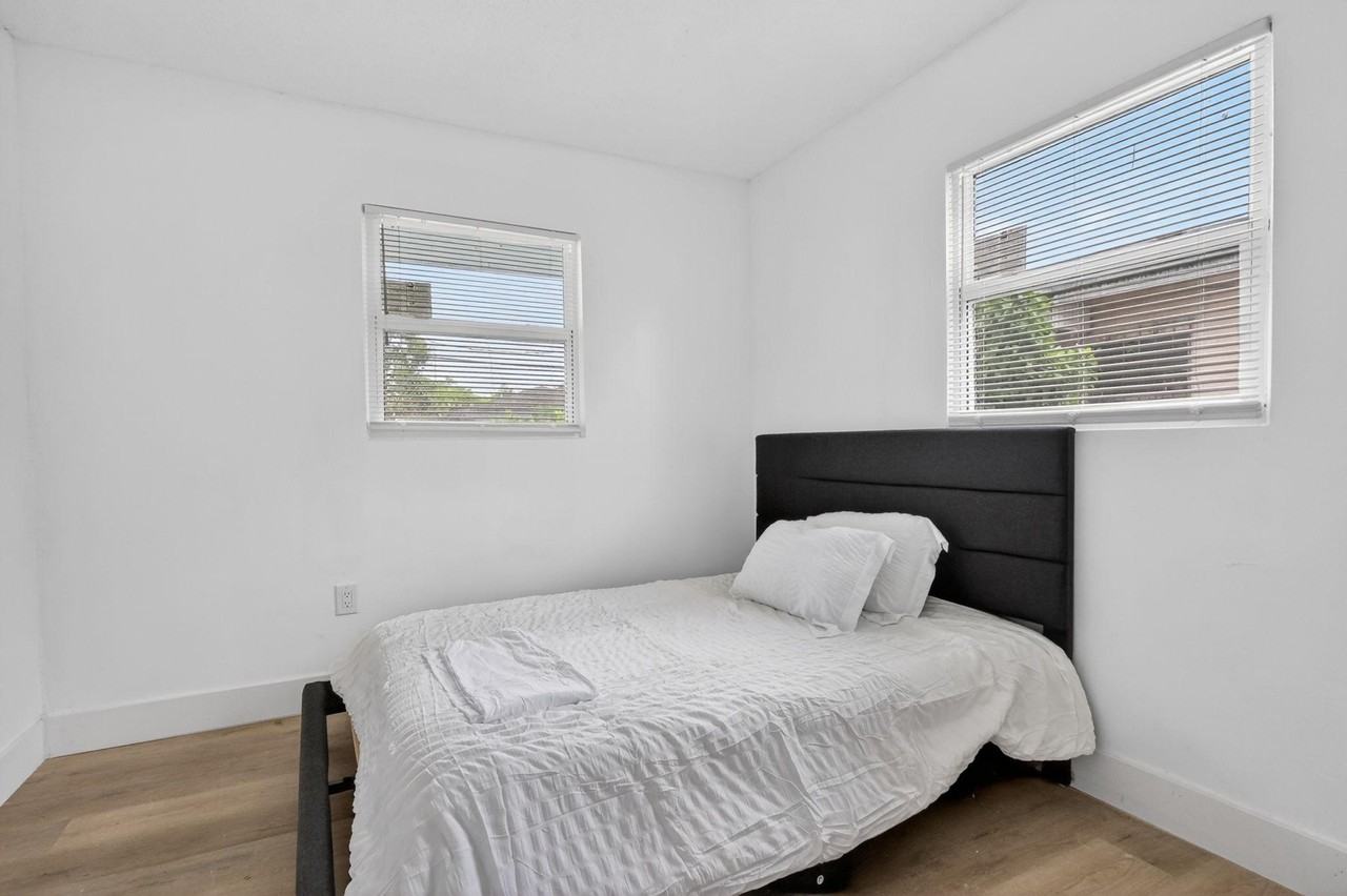 Nw 55th St - Photo 4 of 5