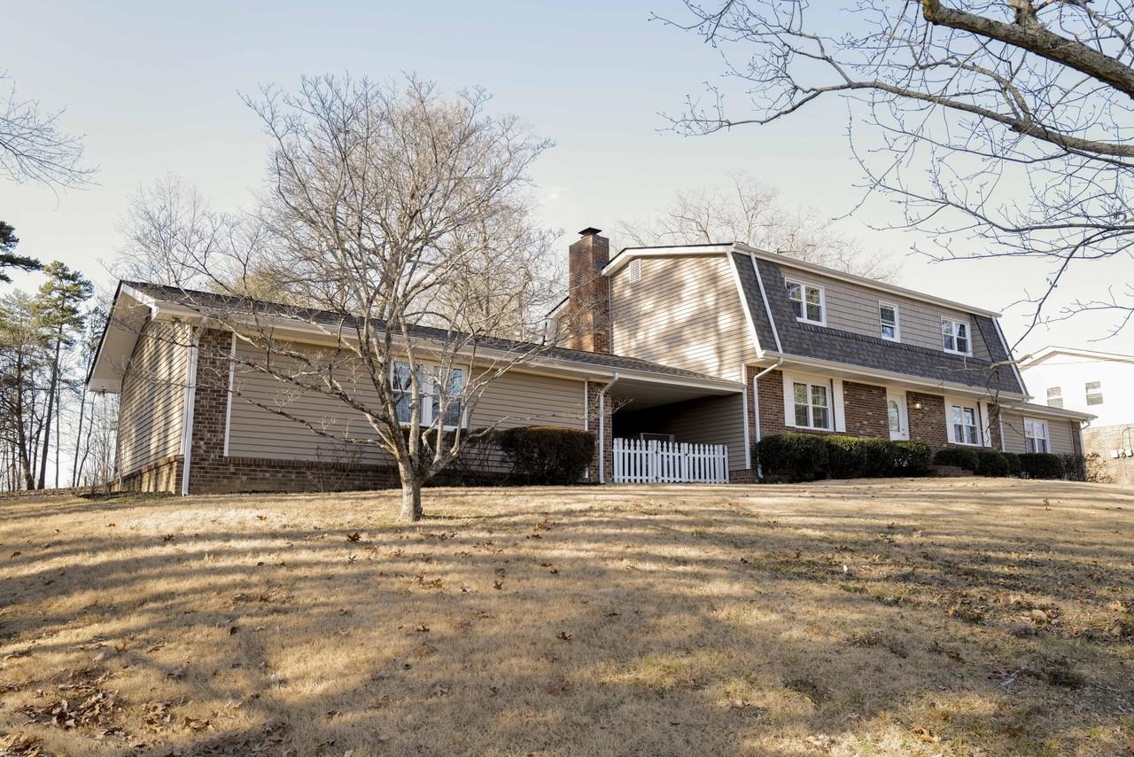 8693 Arbutus Dr - Photo 2 of 35