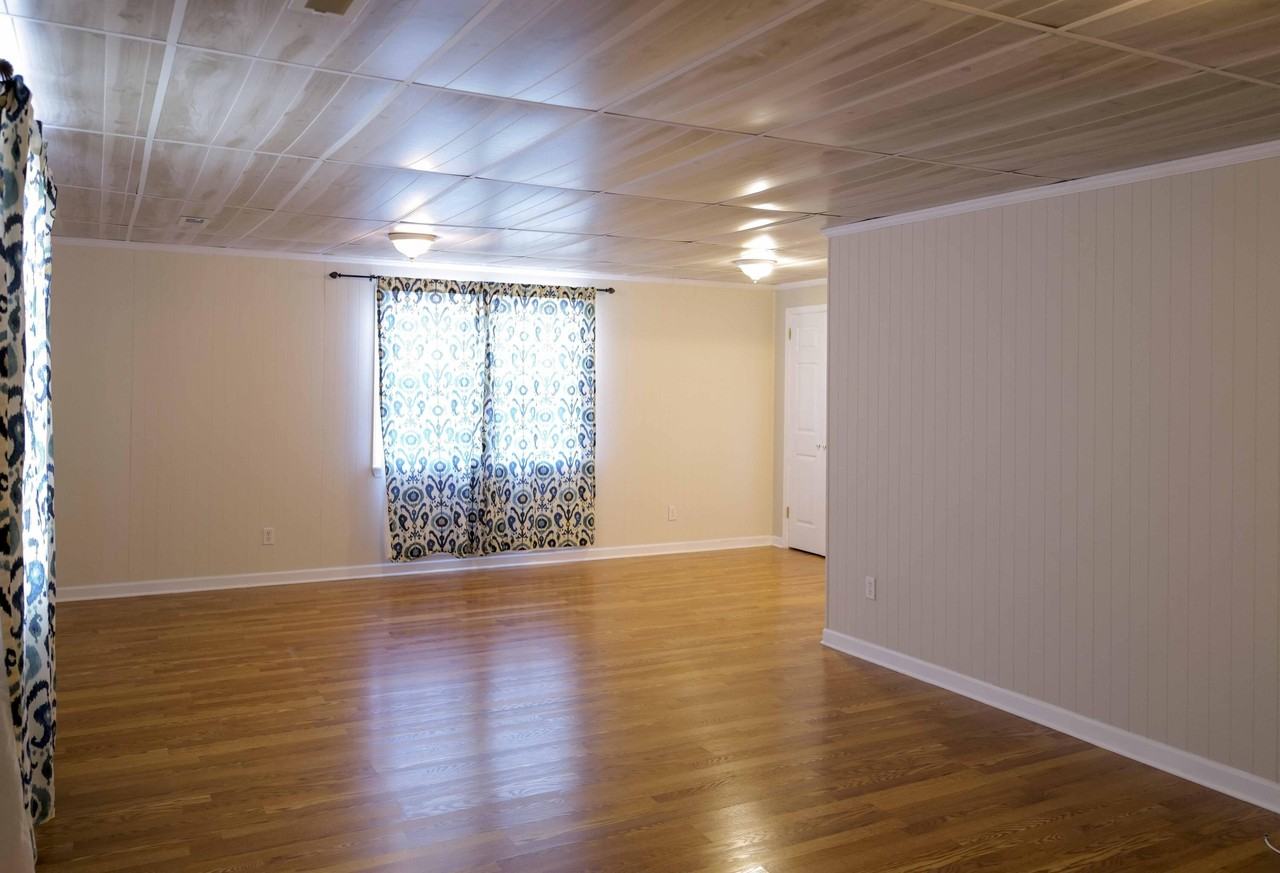 8693 Arbutus Dr - Photo 5 of 35