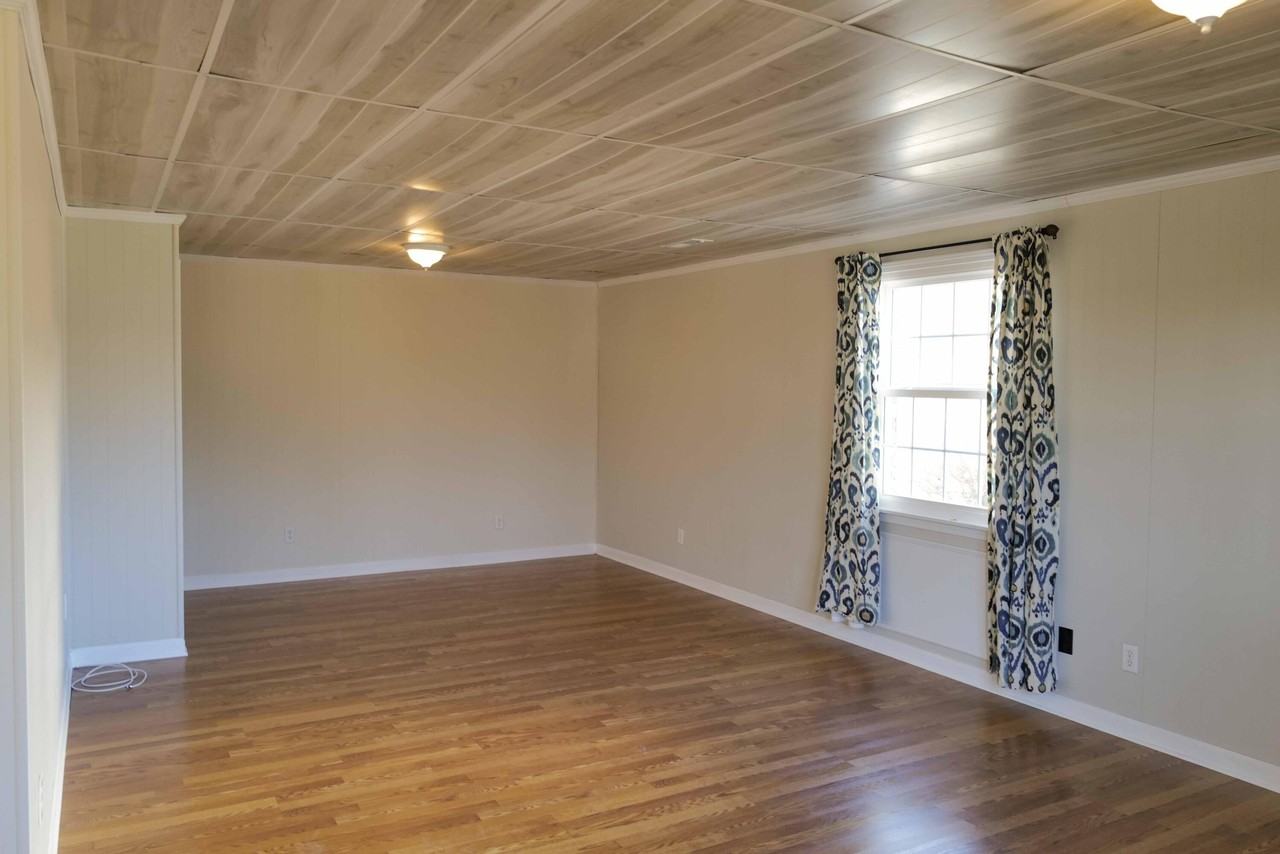 8693 Arbutus Dr - Photo 7 of 35