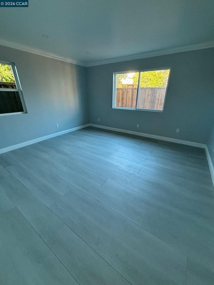 4554 Lakeshore Dr - Photo 5 of 8