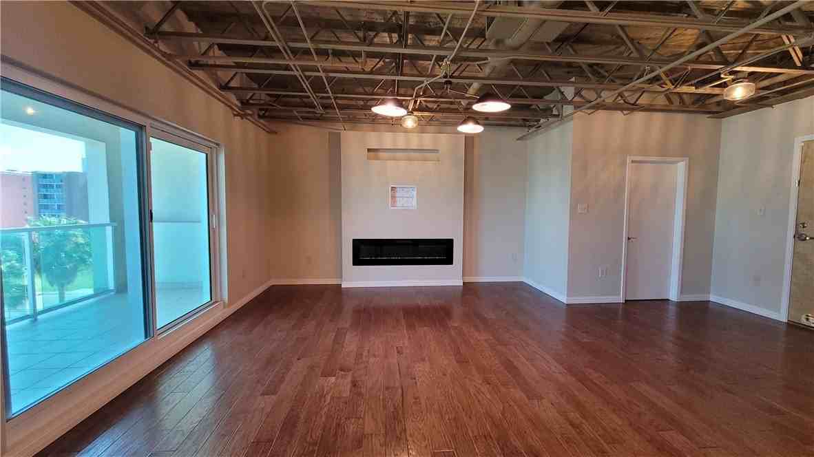 901 N Upper Broadway St #502 - Photo 5 of 30