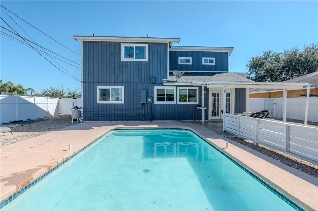 2301 Vialoux Dr - Photo 2 of 2