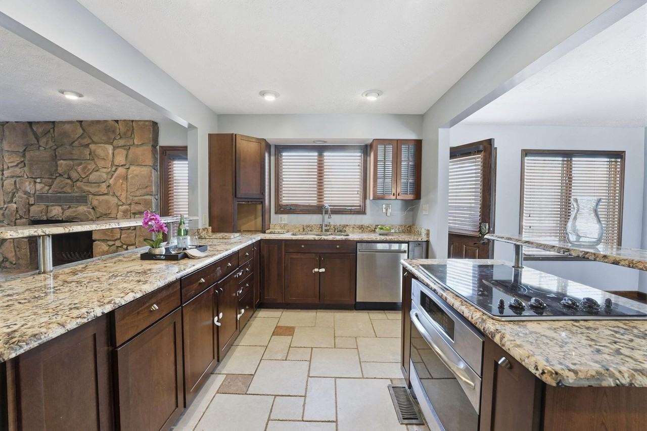 13040 Duncan Plains Rd - Photo 3 of 43