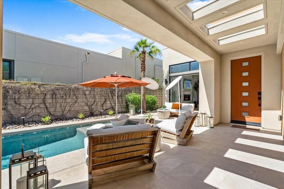 446 Fountain Dr - Photo 2 of 42