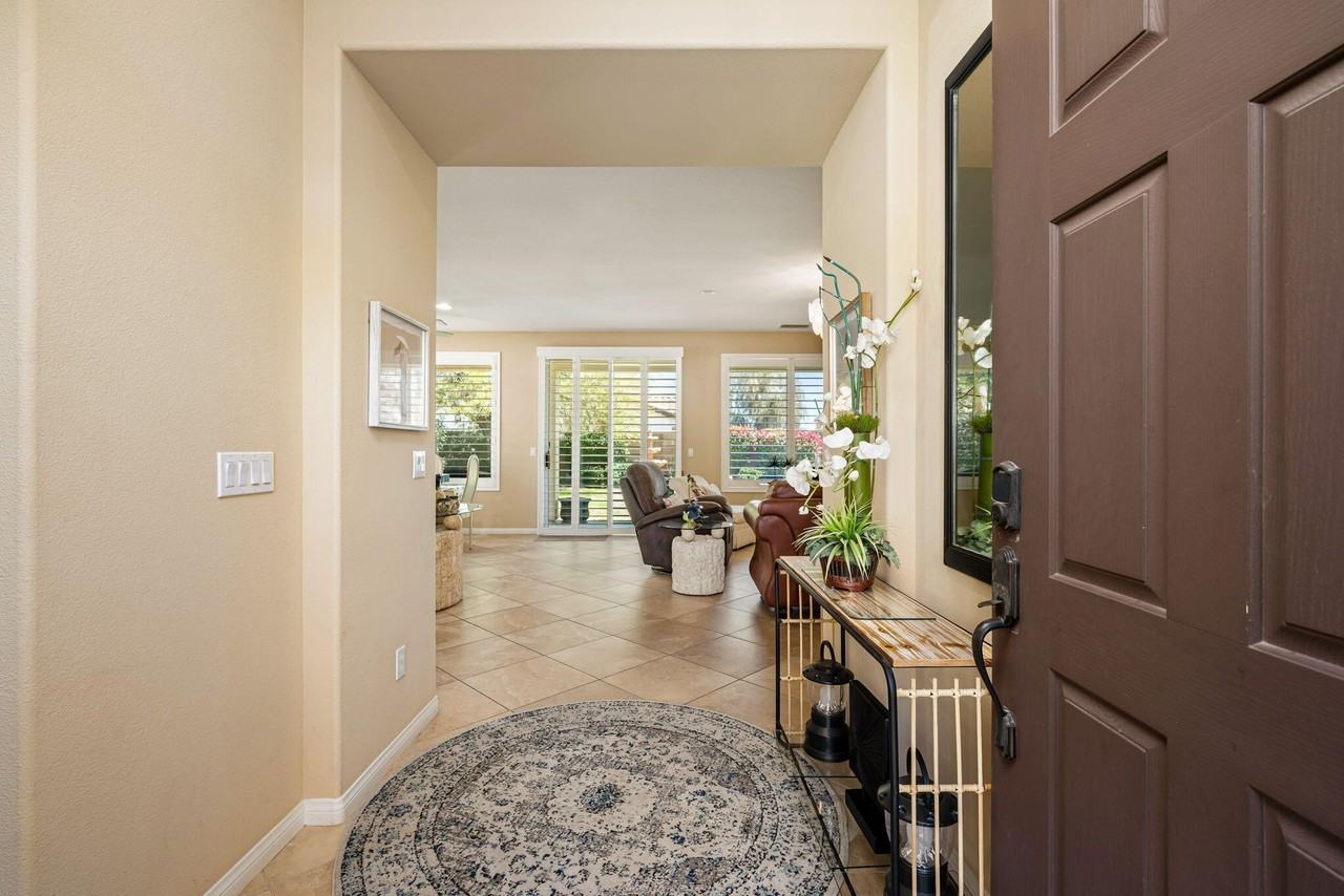 60268 Sweetshade Ln - Photo 6 of 32