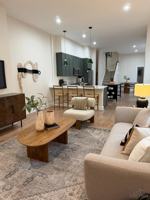 featured image of 989 Parkside Pl #2