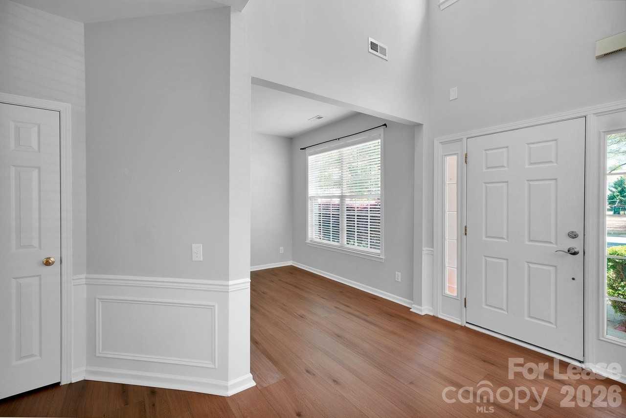 14213 Eldon Dr - Photo 2 of 32