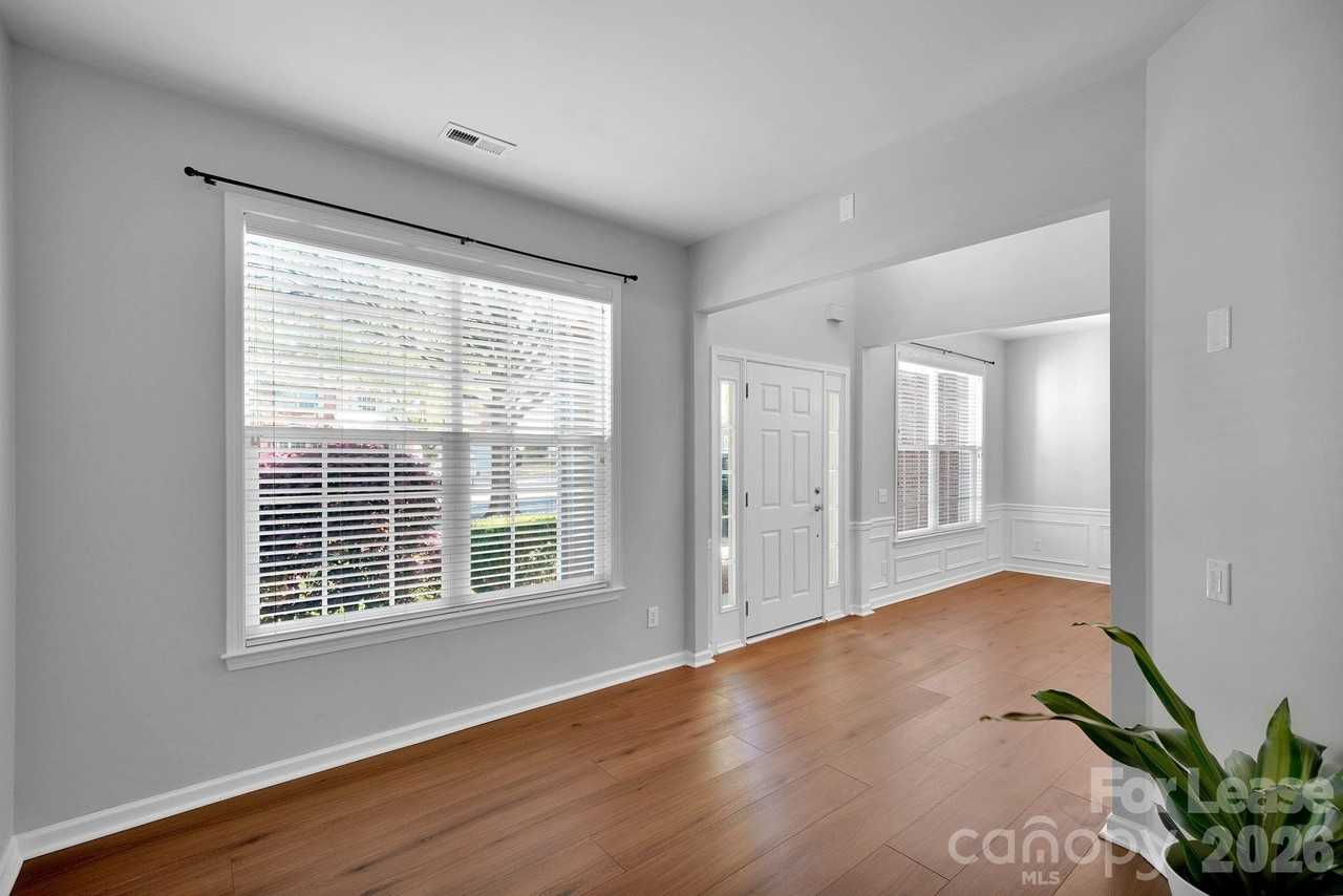 14213 Eldon Dr - Photo 3 of 32