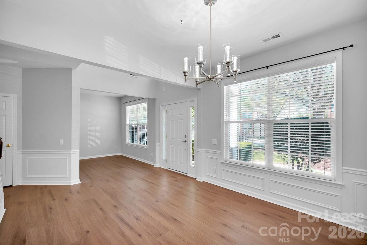 14213 Eldon Dr - Photo 5 of 32