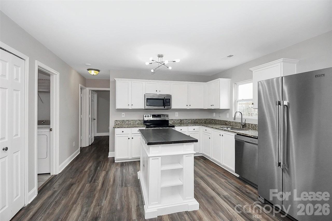 1711 Rustic Arch Way - Photo 4 of 21