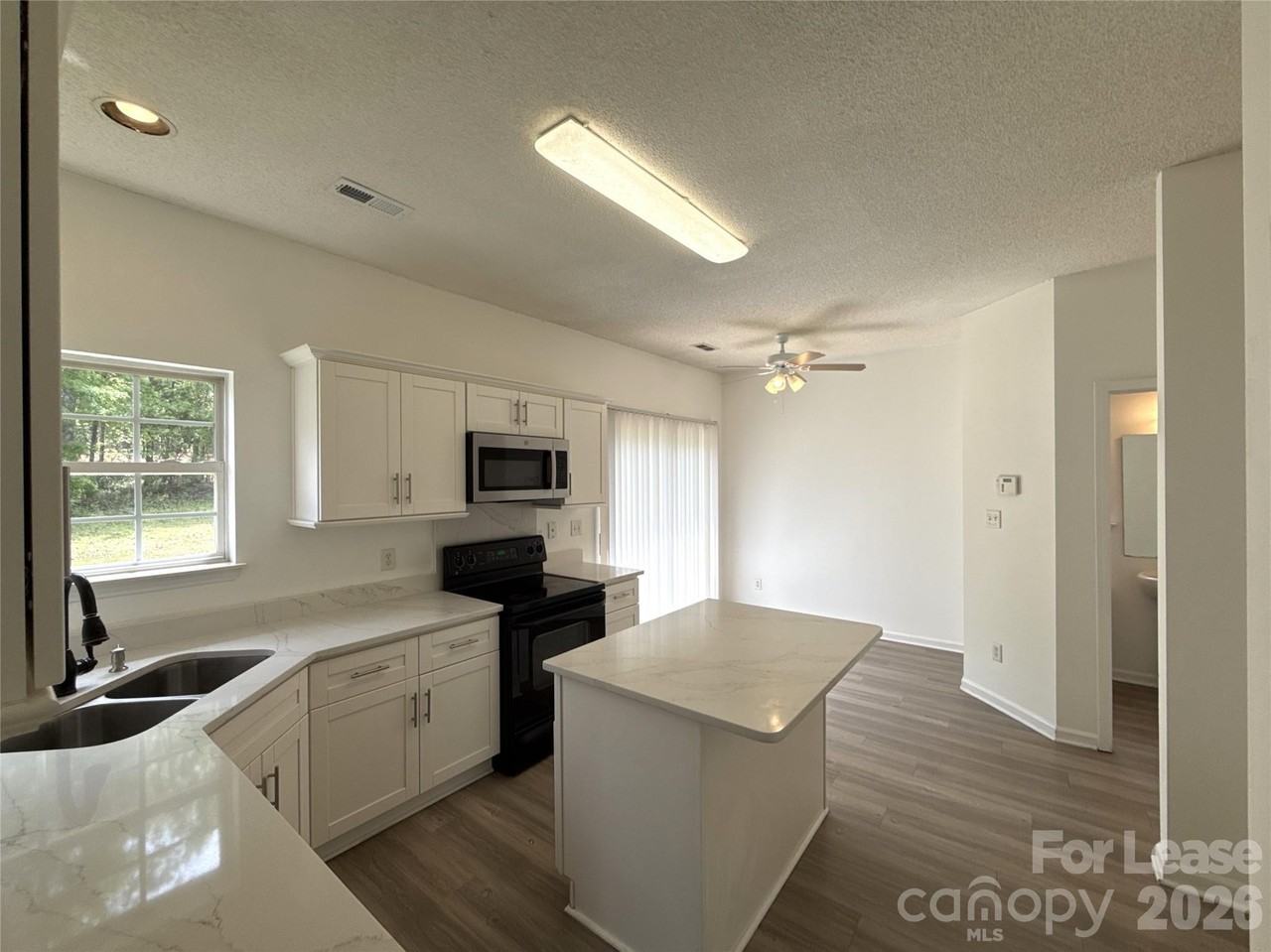 10218 Ridgewell Ct - Photo 5 of 21