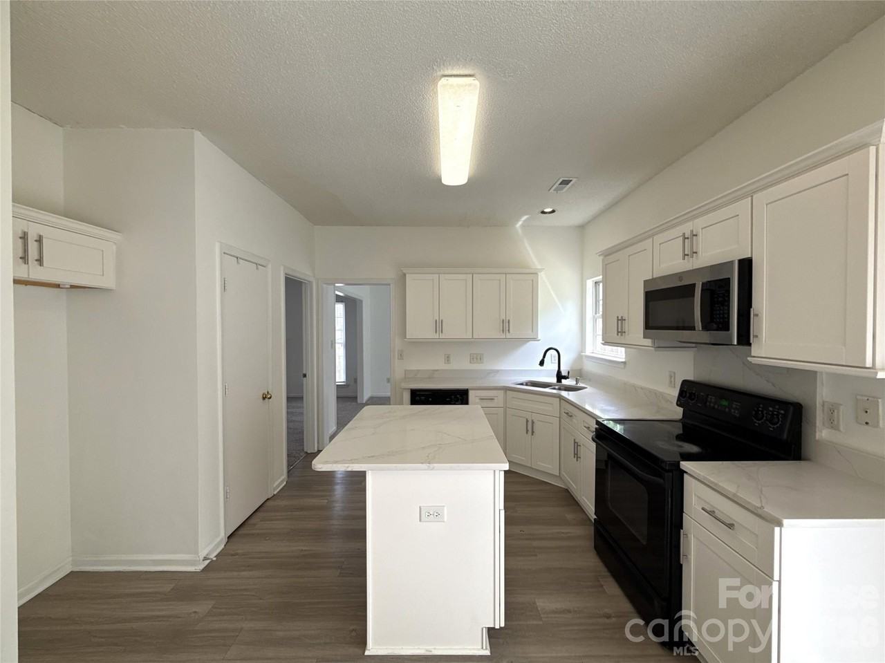 10218 Ridgewell Ct - Photo 6 of 21