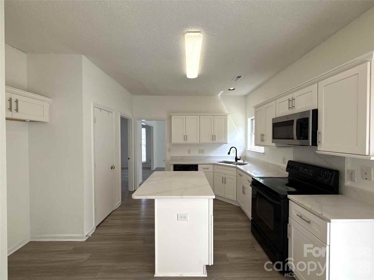 1207 Joannas Ct - Photo 6 of 21