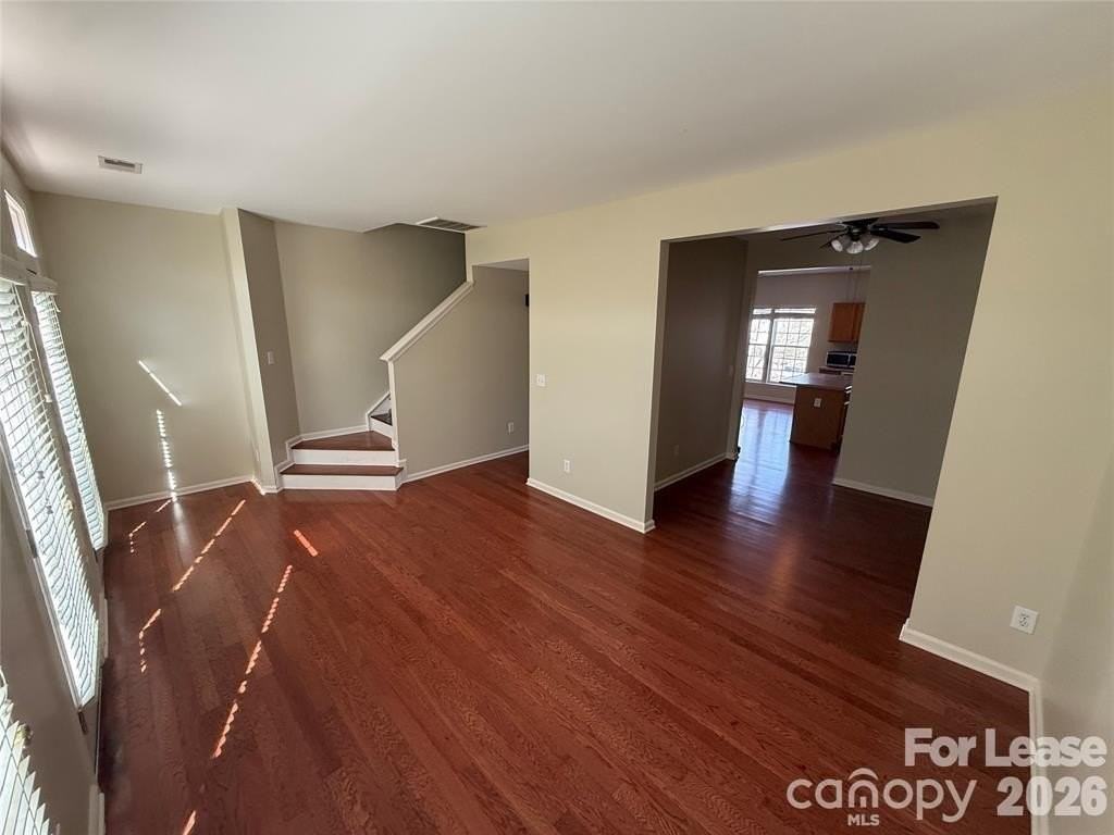 13820 Hill St - Photo 4 of 10