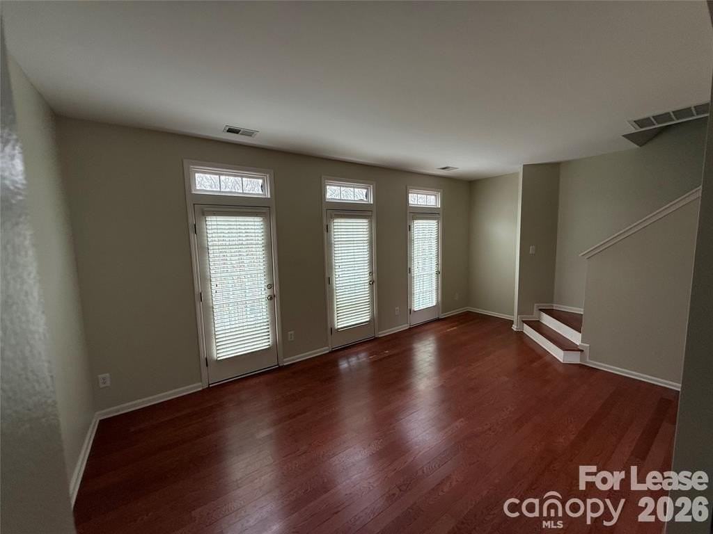 13820 Hill St - Photo 6 of 10