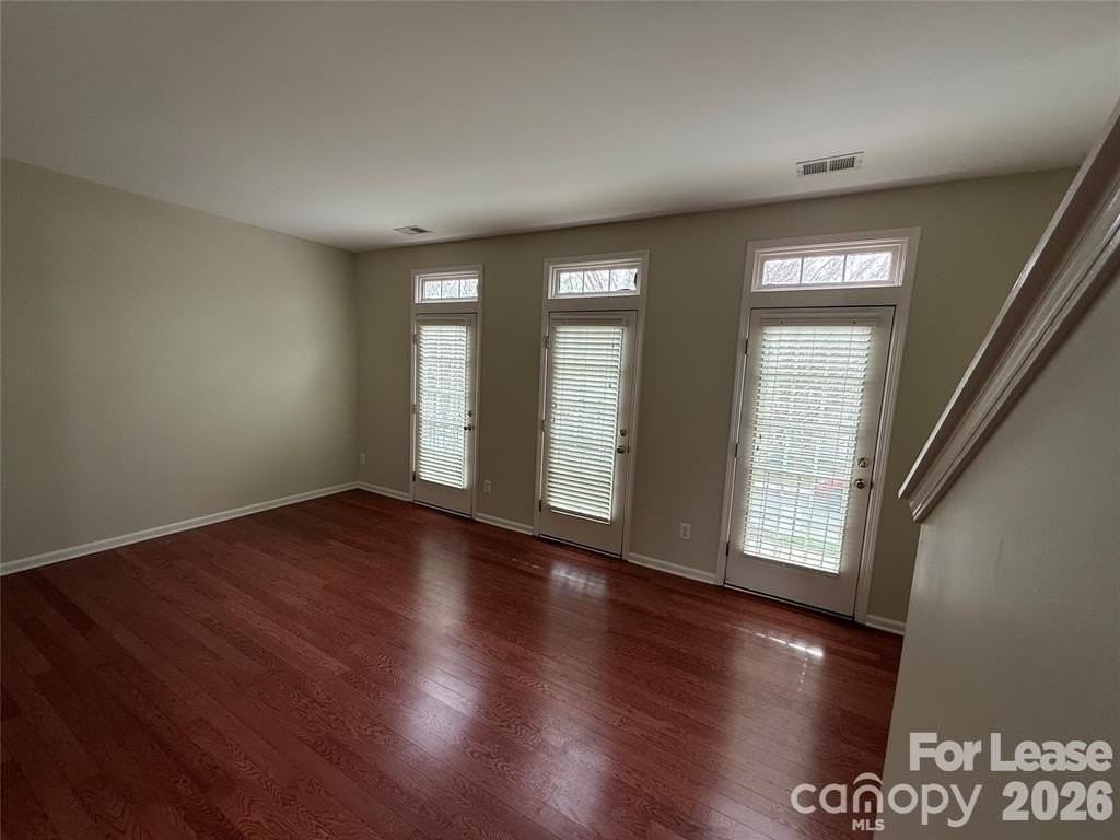 13820 Hill St - Photo 7 of 10